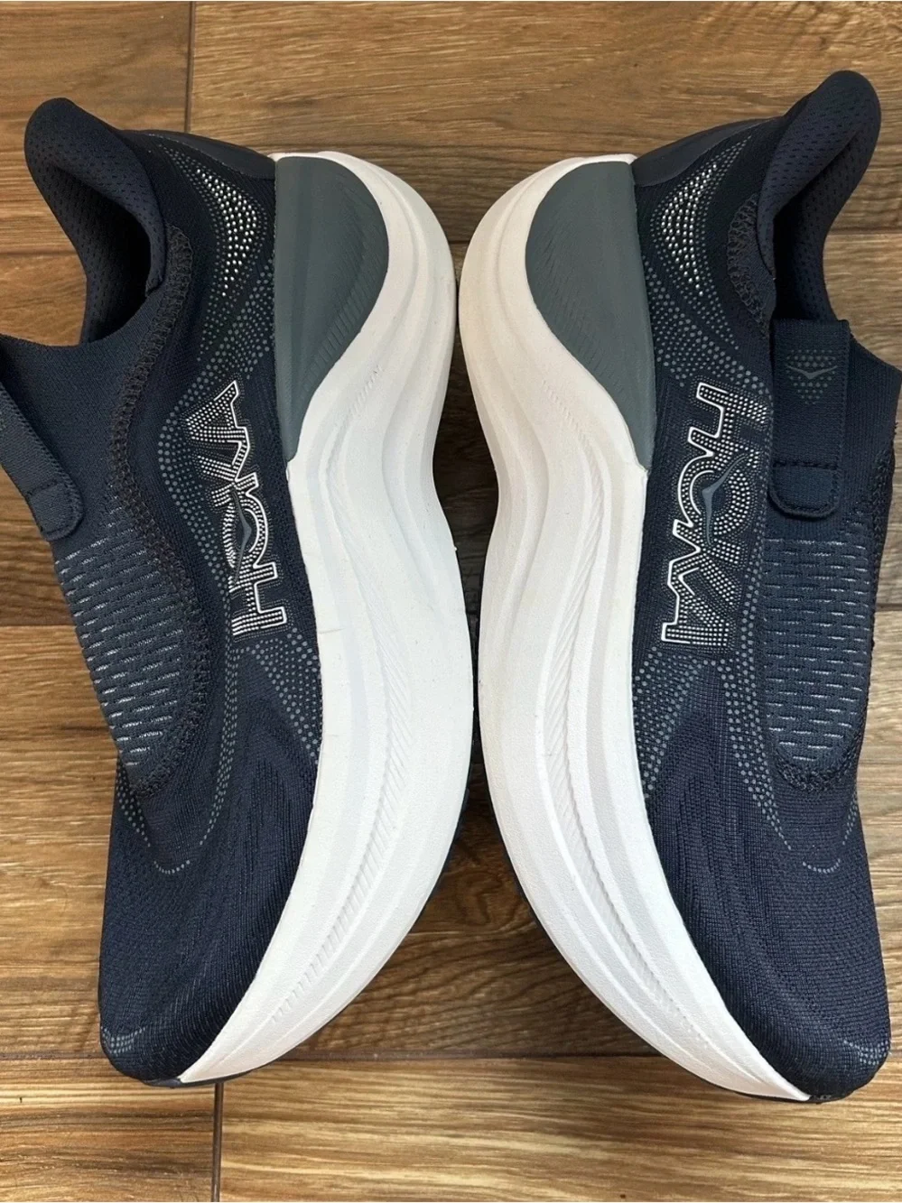 NEW Hoka Skyward Laceless Sneaker Slip On Shoes Men’s 8.5 Varsity Navy
